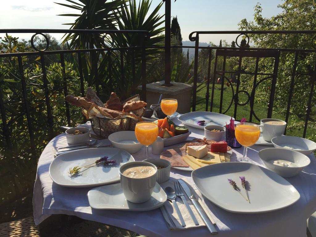 Les 4 Elements Bed & Breakfast Tourrettes-sur-Loup Dış mekan fotoğraf